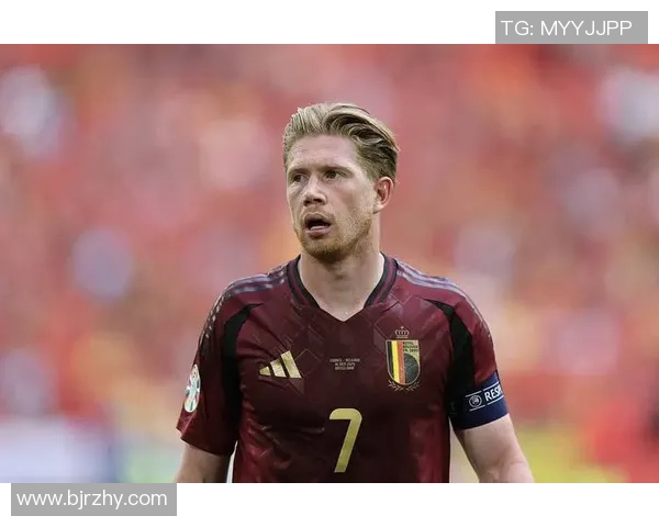 比利时世界第一足球球星闪耀绿茵引领新时代荣耀征程